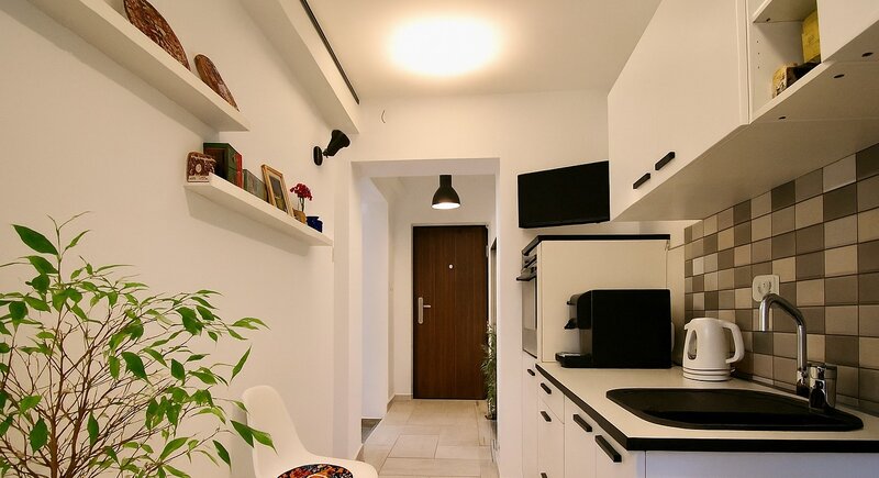 Iancu de Hunedoara colt cu Tonitza, Apart 2 camere demisol, retras